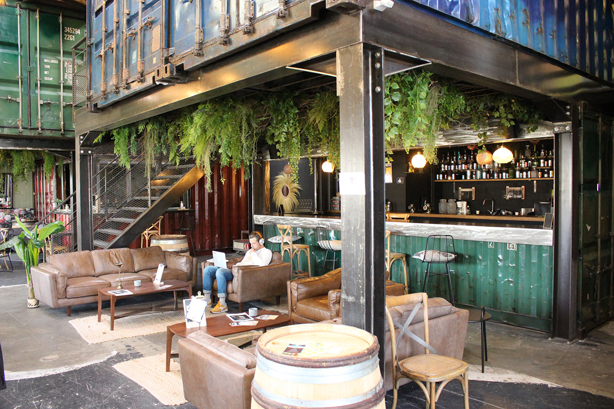 Réalisation d'un centre d’affaires B&Co à Lattes, concentrant de nombreux services.  